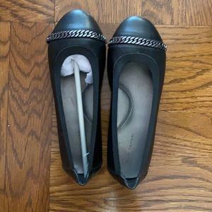 Brand new Elie Tahari girls ballet flats size 13